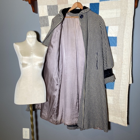 Vintage Houndstooth Wool Coat - Picture 8 of 10